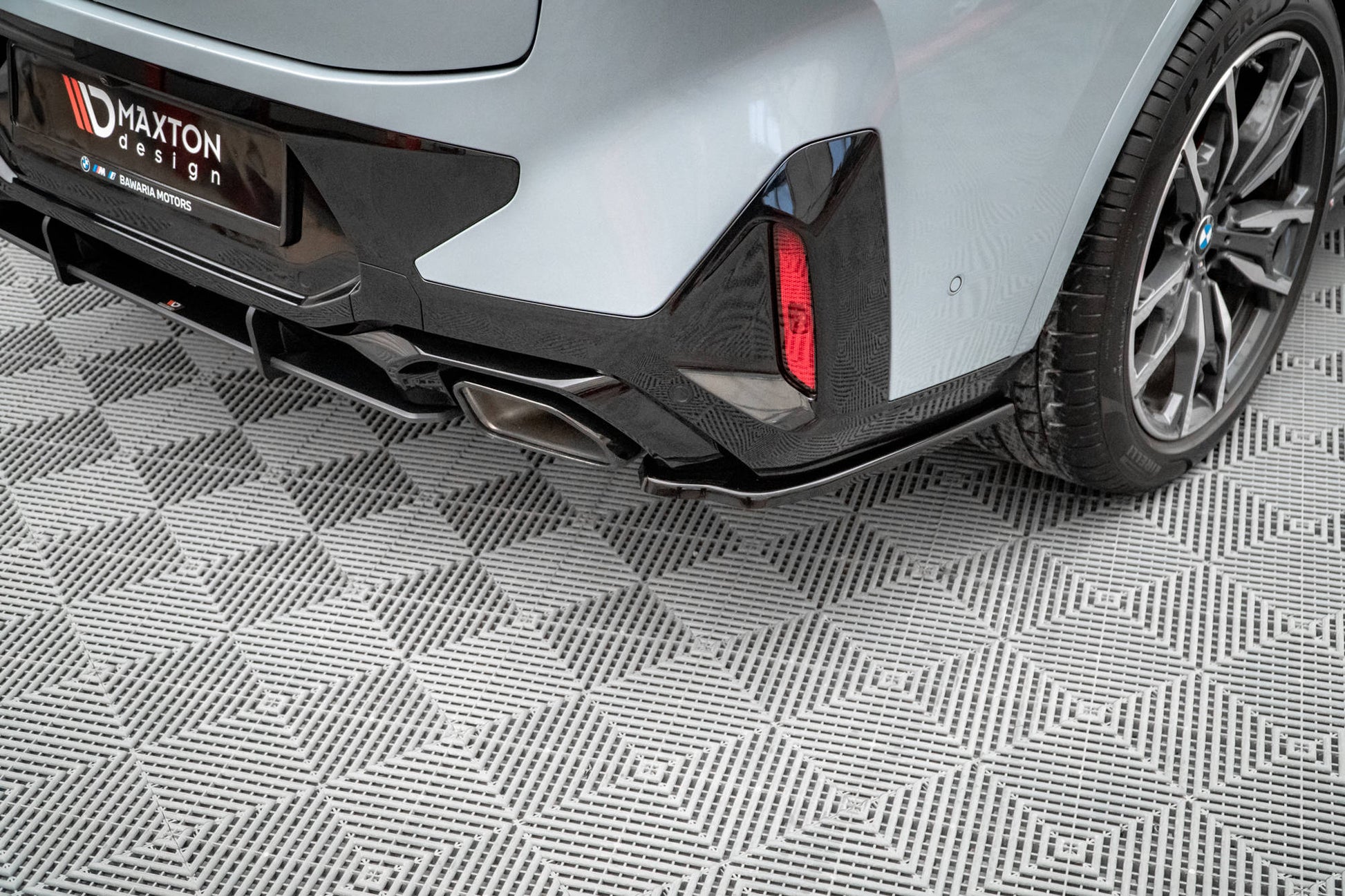 Heck Ansatz Flaps Diffusor für BMW X4 M-Paket G02 Facelift schwarz matt