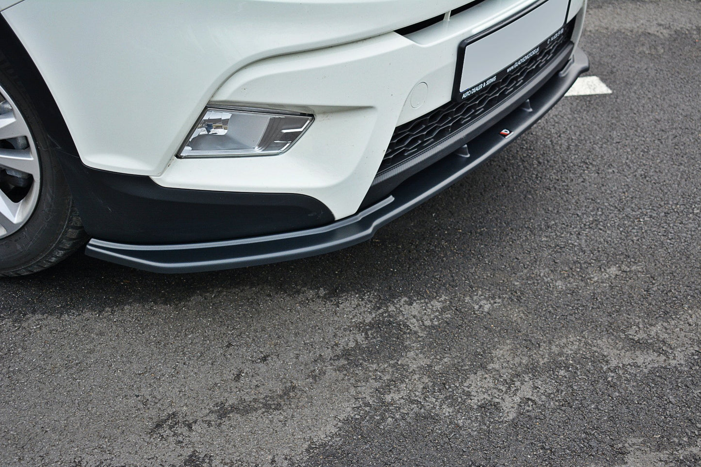 Front Ansatz V.1 für SSANGYONG TIVOLI schwarz matt