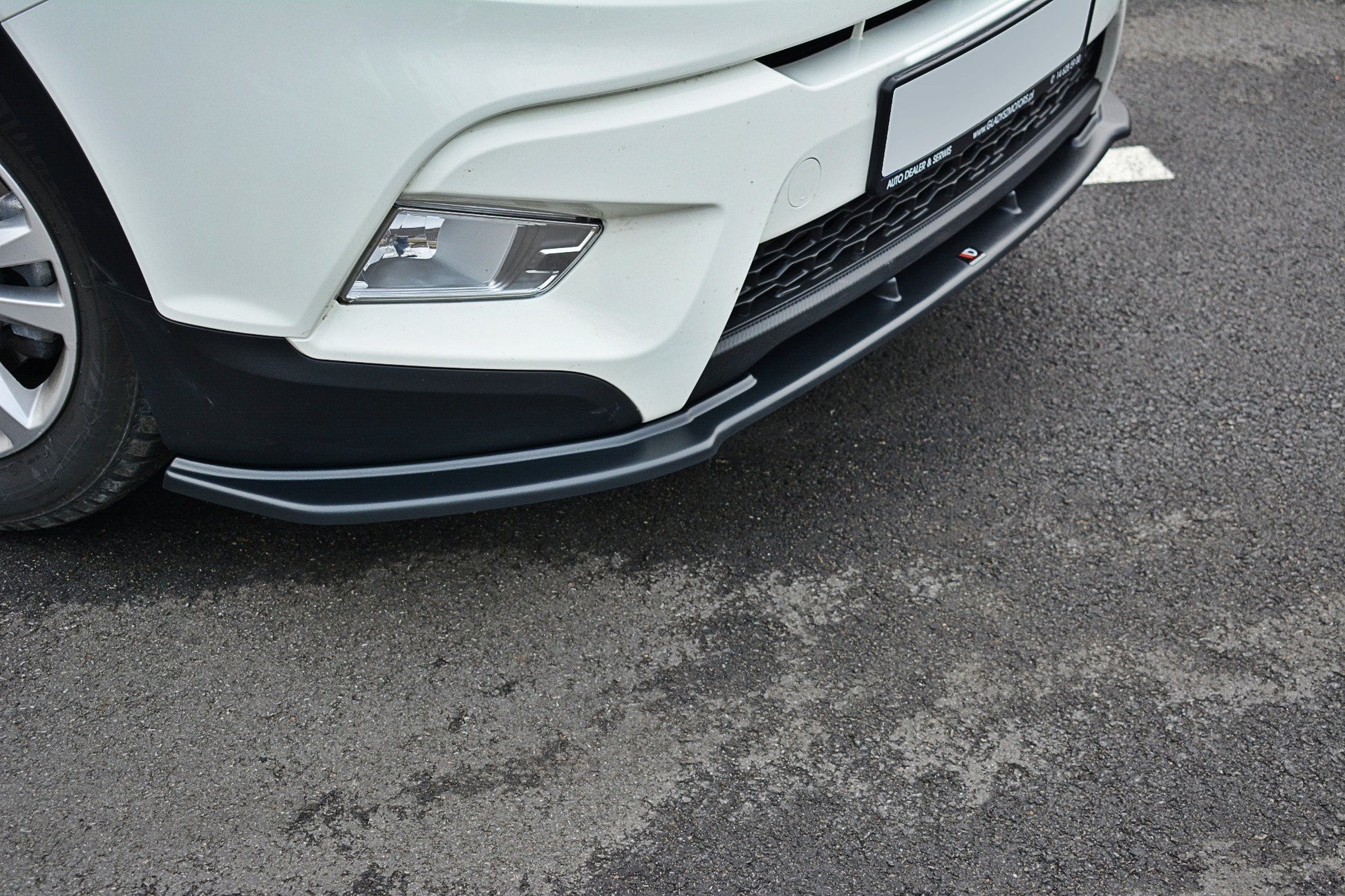 Front Ansatz V.1 für SSANGYONG TIVOLI schwarz matt