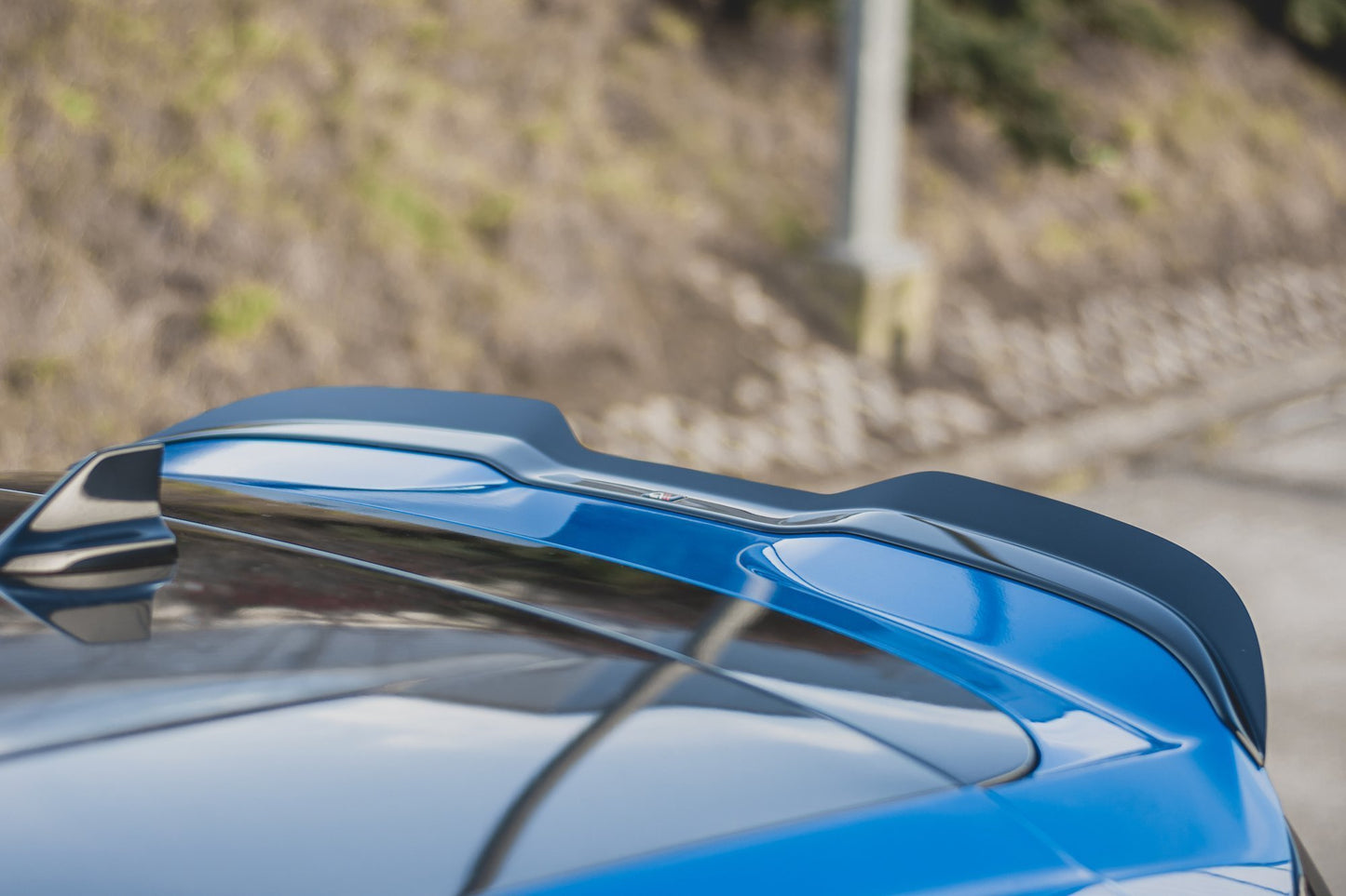 Spoiler CAP V.1 für Ford Focus ST Mk4 schwarz Hochglanz