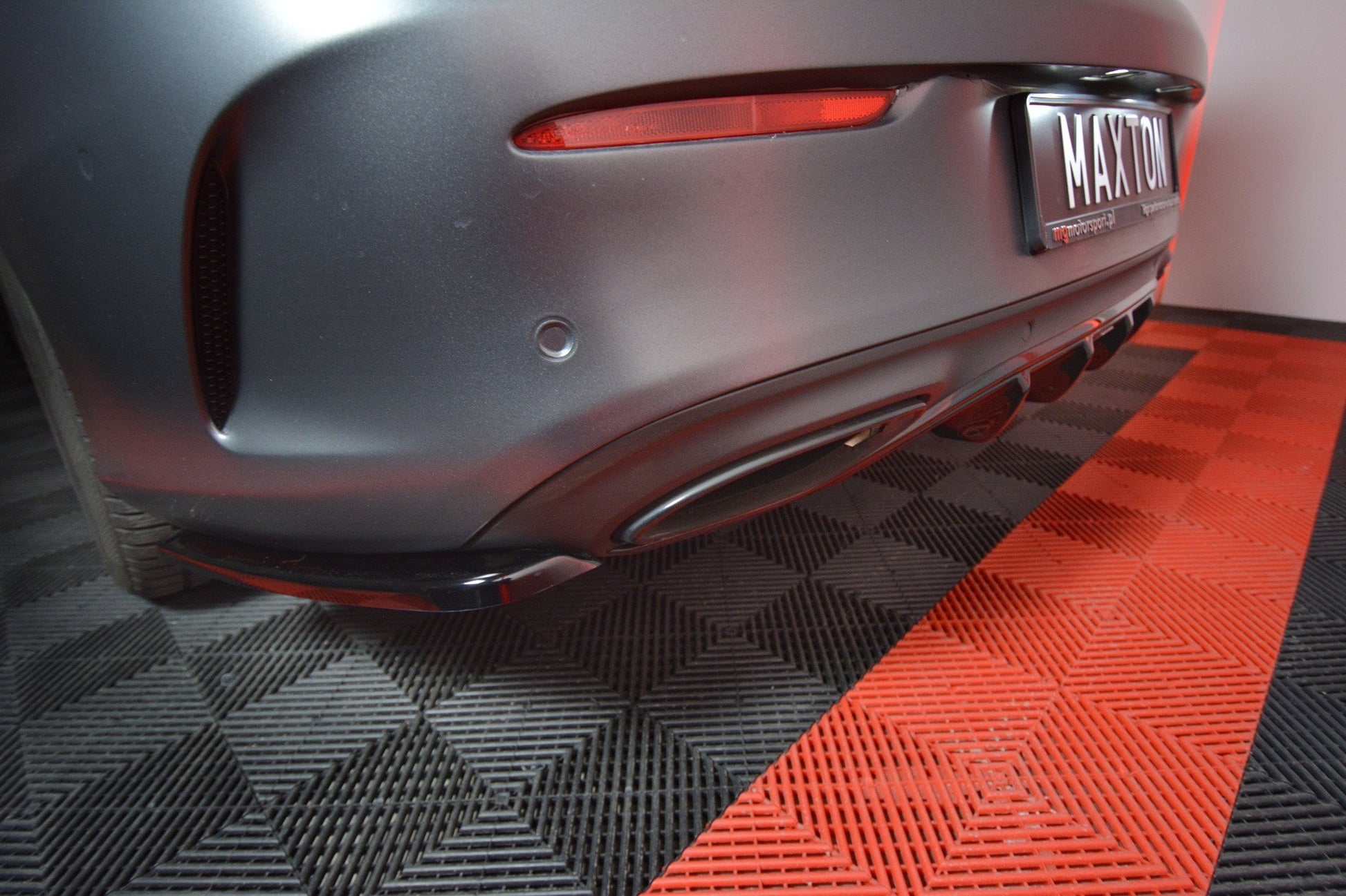 Heck Ansatz Flaps Diffusor für MERCEDES- BENZ C-KLASSE W205 COUPE AMG-LINE schwarz Hochglanz