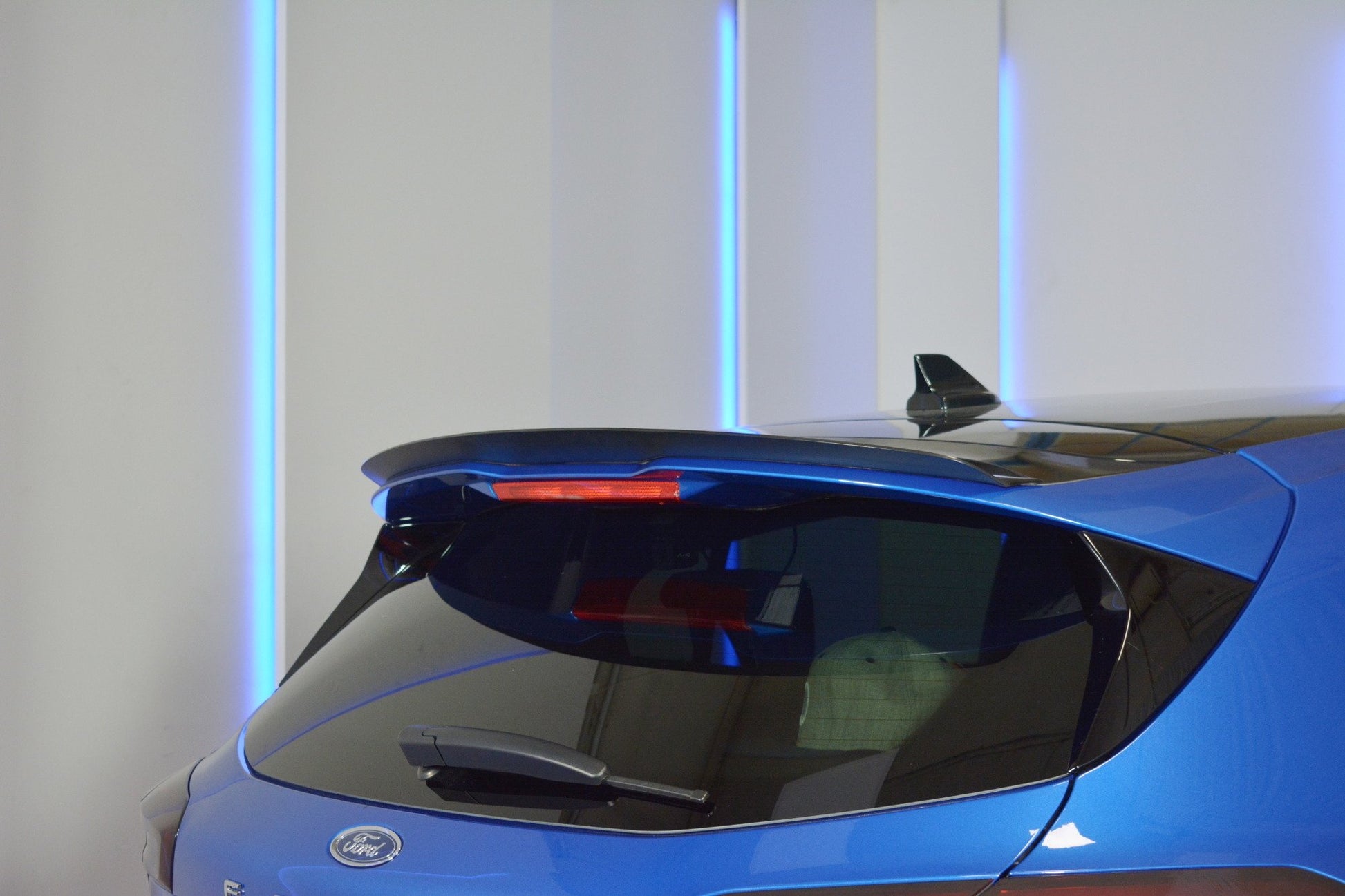 Spoiler CAP V.2 für Ford Focus ST-Line Mk4 schwarz Hochglanz