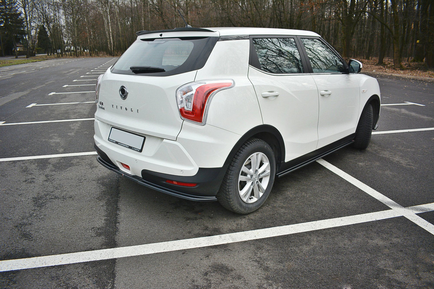 Mittlerer Diffusor Heck Ansatz für SSANGYONG TIVOLI Carbon Look