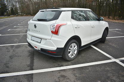 Mittlerer Diffusor Heck Ansatz für SSANGYONG TIVOLI schwarz matt