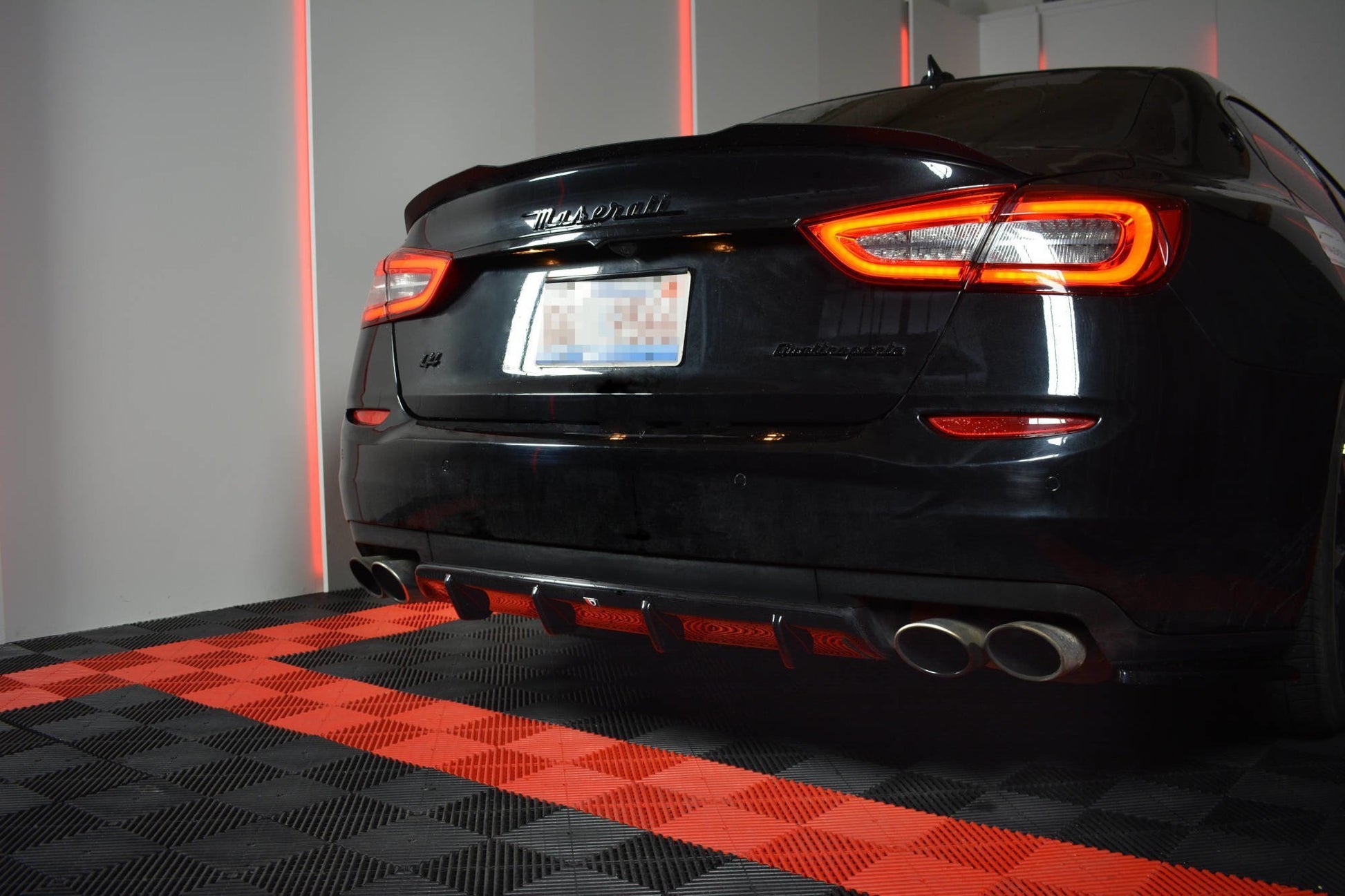 Spoiler CAP für MASERATI QUATTROPORTE MK.6 vor Facelift Carbon Look
