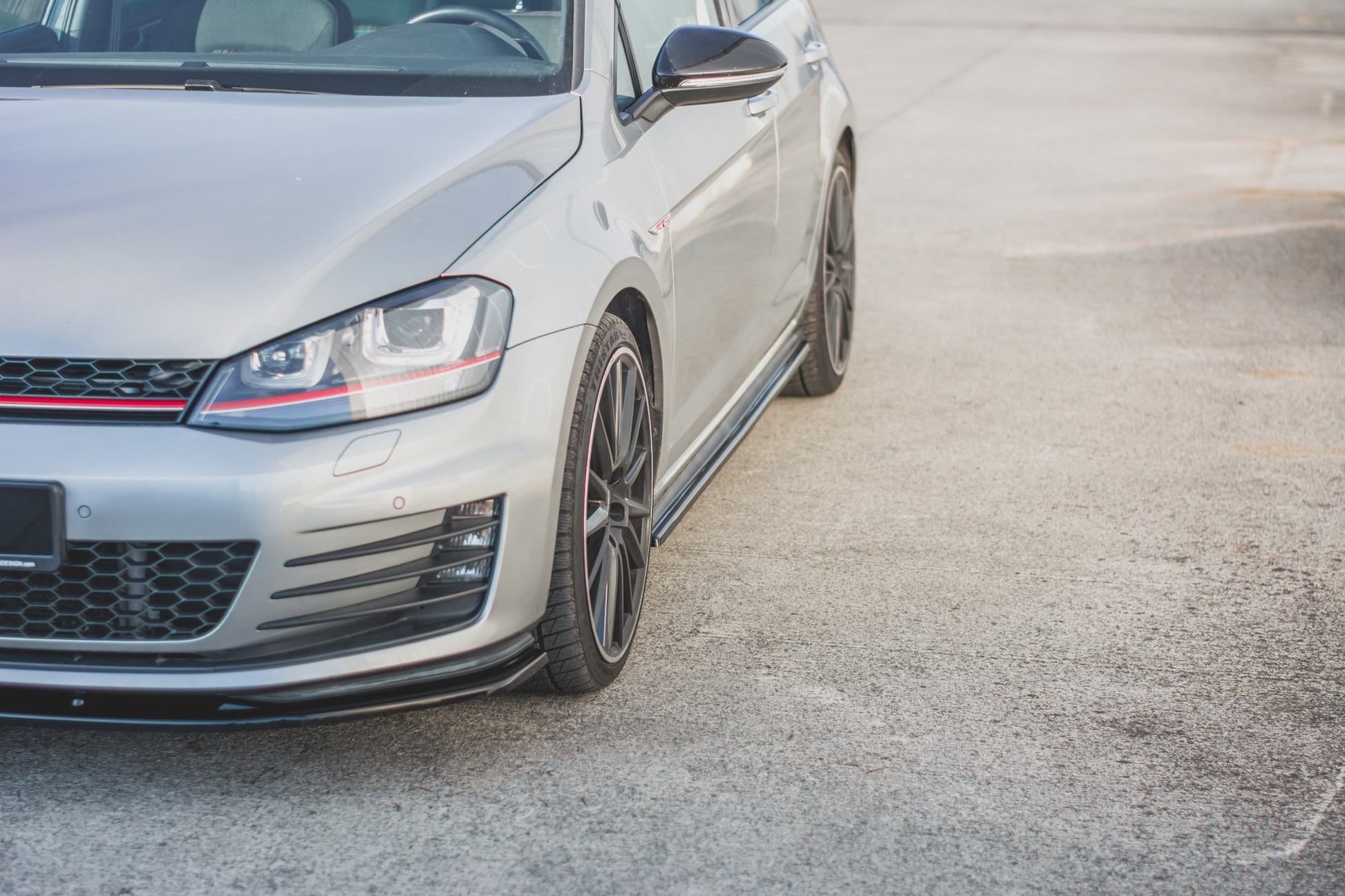 Seitenschweller Ansatz für V.2 für VW Golf 7 GTI (verengen) schwarz Hochglanz