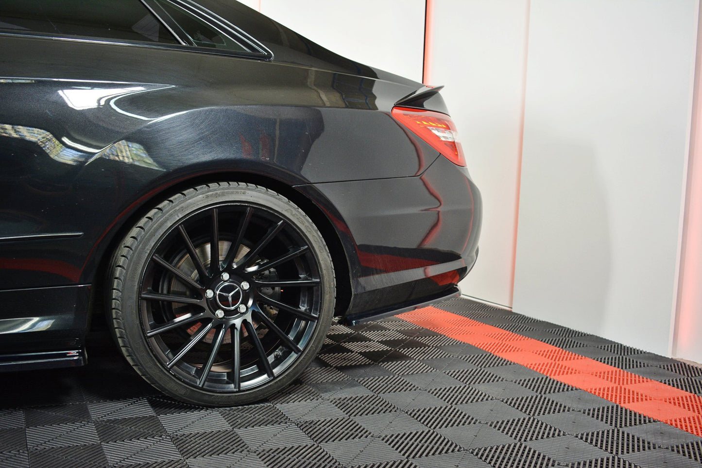 Splitter / Diffusor Heck Ansatz für Mercedes-Benz E-Klasse W207 Coupe AMG-Line Carbon Look