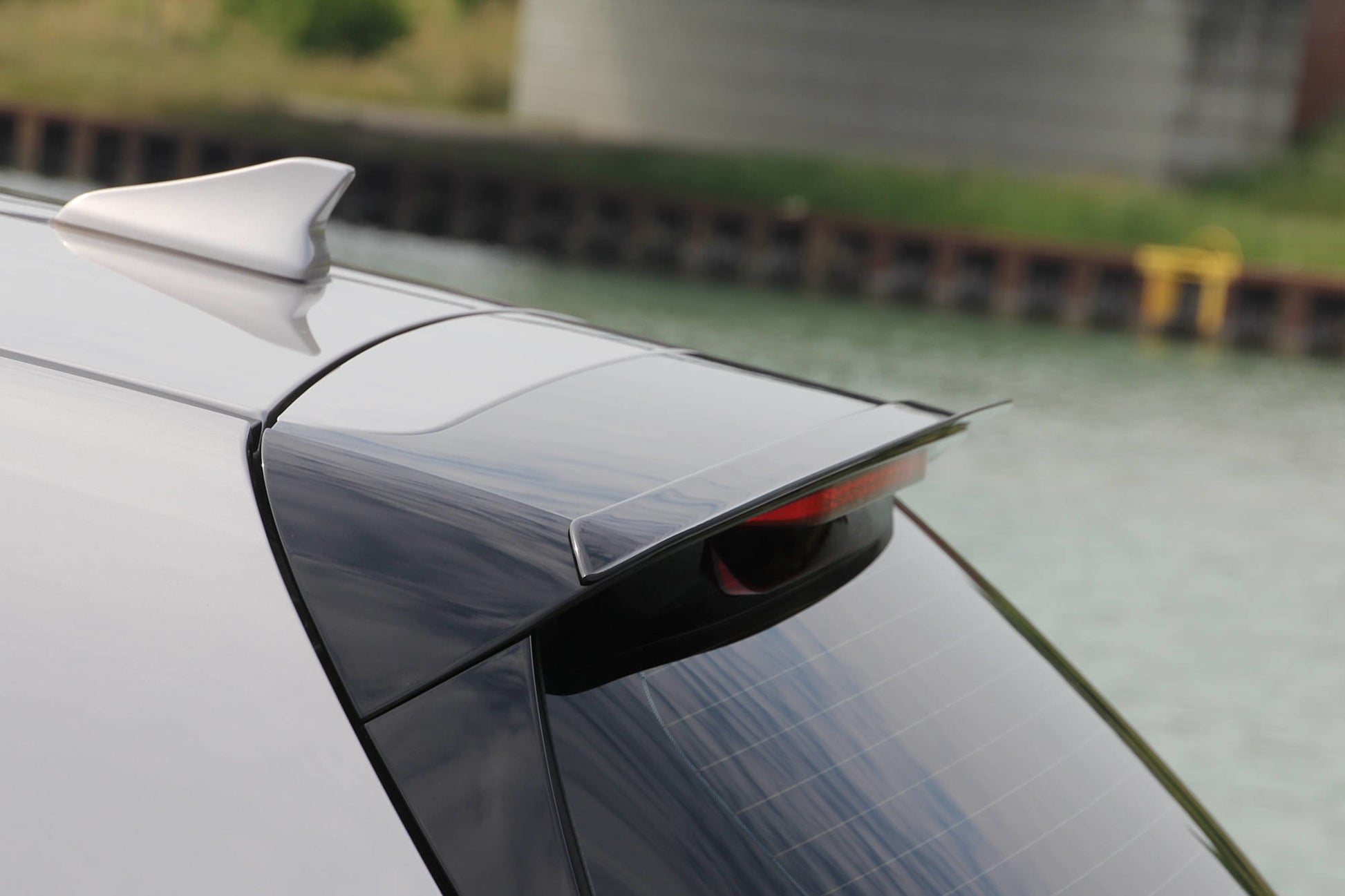 Spoiler CAP für HYUNDAI I30 MK3 HATCHBACK schwarz Hochglanz