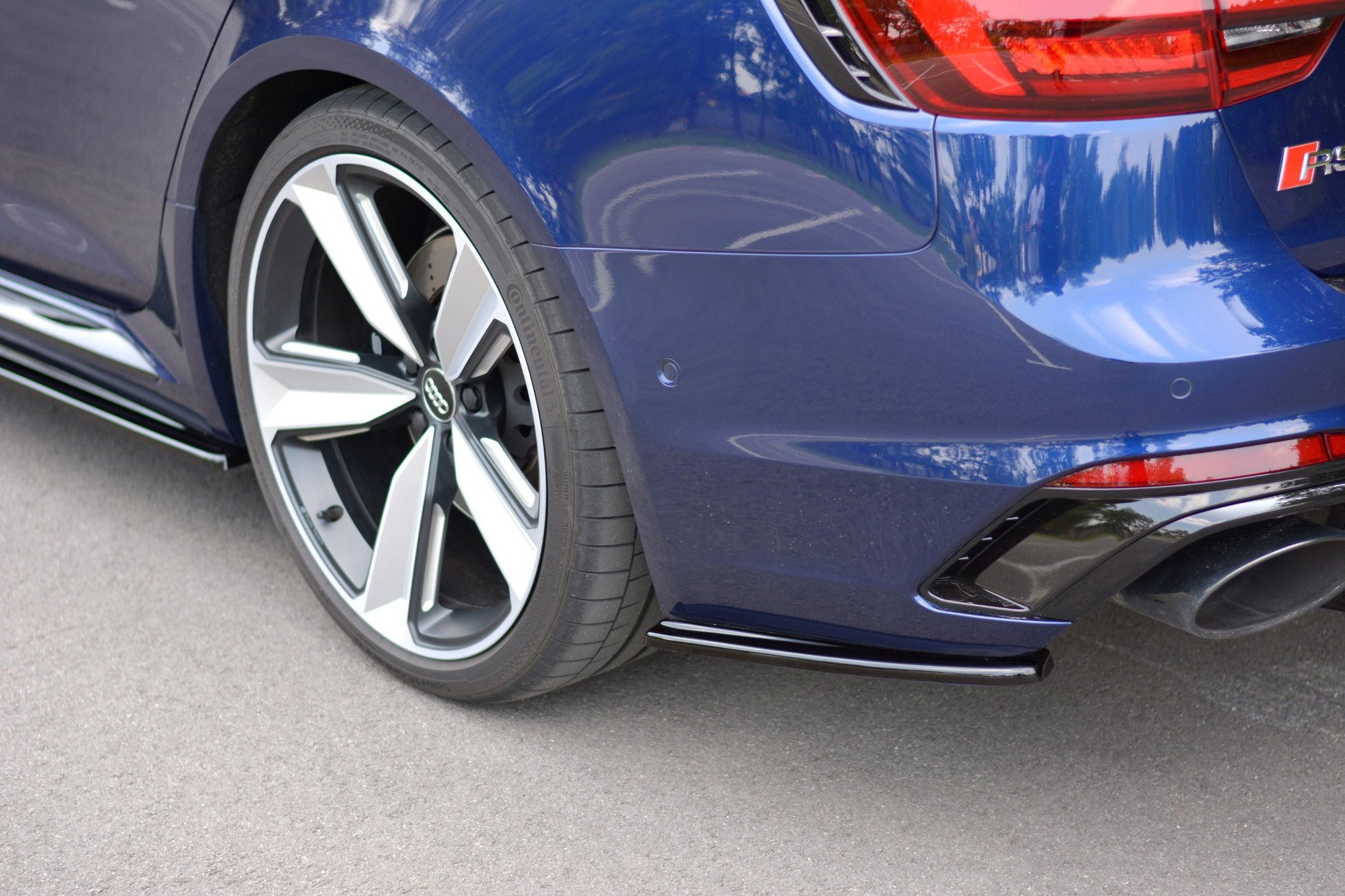 Heck Ansatz Flaps Diffusor für Audi RS4 B9 Avant Carbon Look