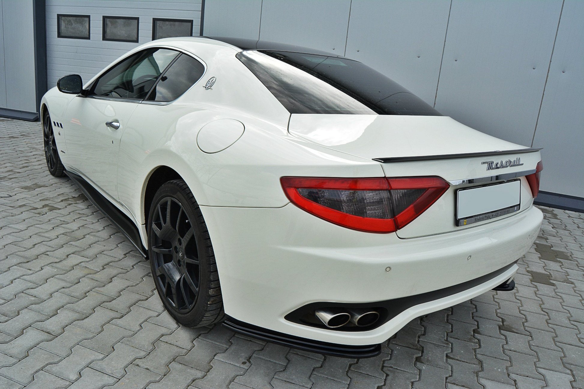Seitenschweller Ansatz für MASERATI GRANTURISMO 2007-2011 schwarz Hochglanz
