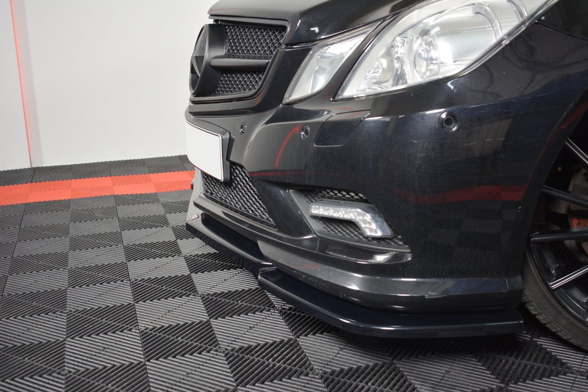 Front Ansatz für  Mercedes-Benz E-Klasse W207 Coupe AMG-Line schwarz matt