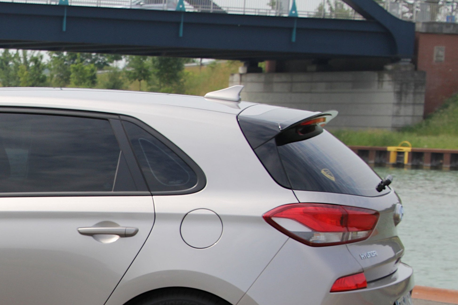 Spoiler CAP für HYUNDAI I30 MK3 HATCHBACK schwarz Hochglanz