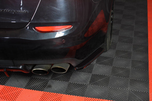 Heck Ansatz Flaps Diffusor für MASERATI QUATTROPORTE MK.6 vor Facelift schwarz Hochglanz