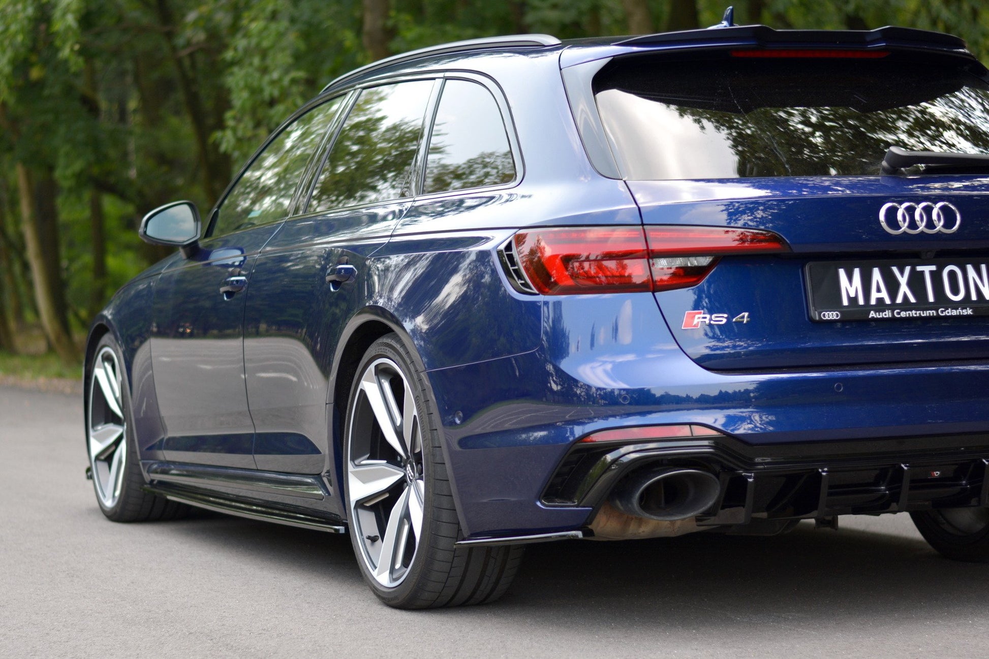 Heck Ansatz Flaps Diffusor für Audi RS4 B9 Avant schwarz matt