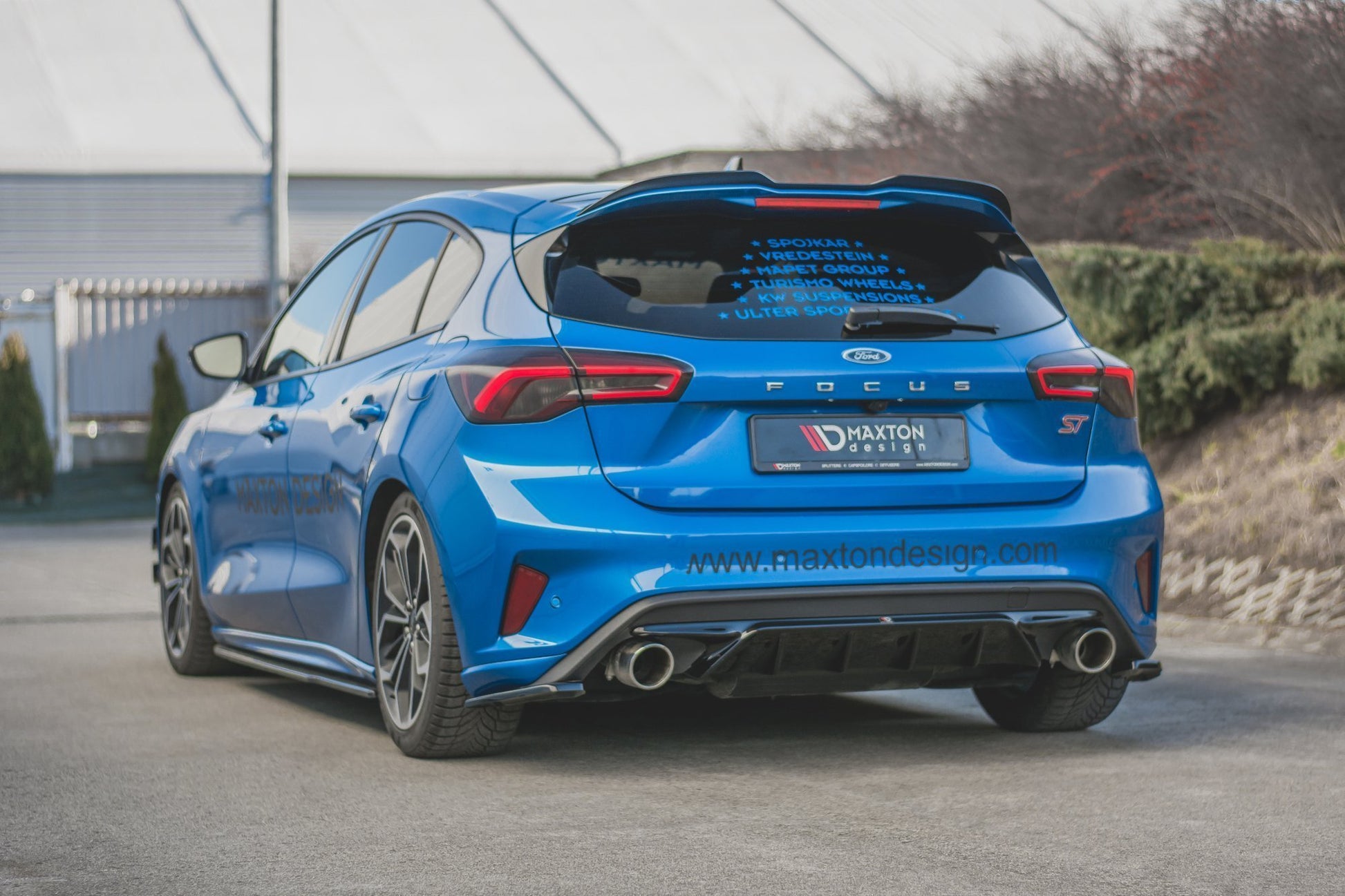 Spoiler CAP V.1 für Ford Focus ST Mk4 schwarz Hochglanz