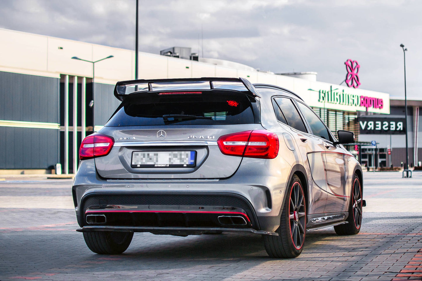 Mittlerer Diffusor Heck Ansatz für Mercedes GLA 45 AMG SUV (X156) vor Facelift Carbon Look