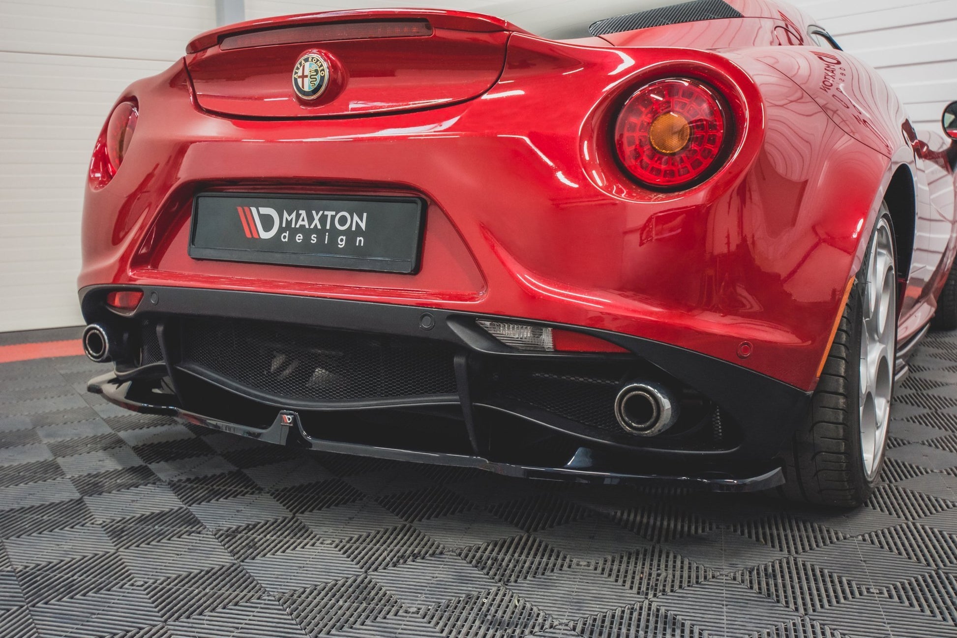 Mittlerer Diffusor Heck Ansatz für Alfa Romeo 4C schwarz matt