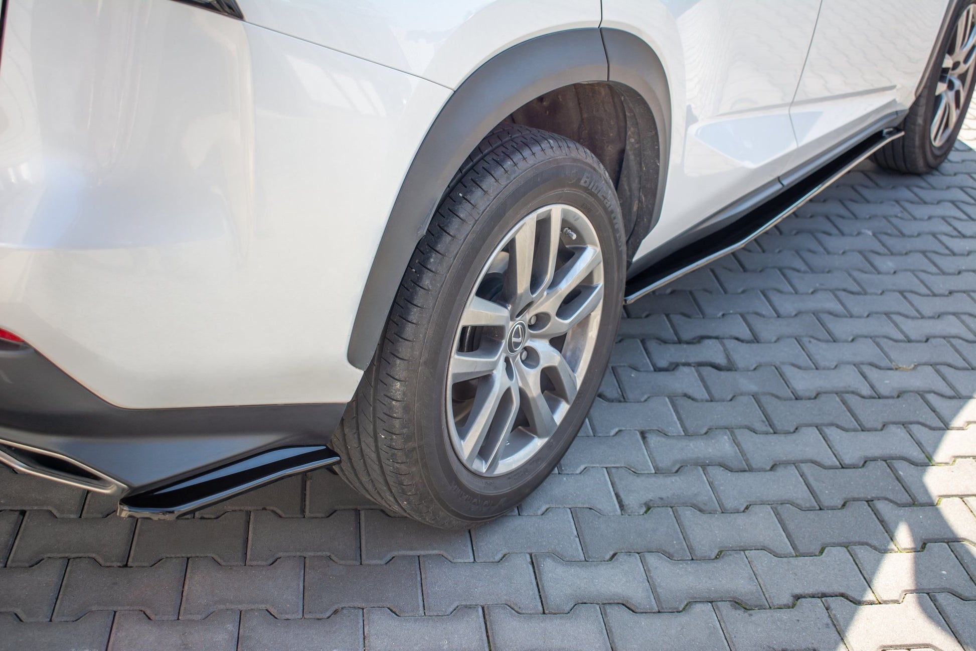 Heck Ansatz Flaps Diffusor für Lexus NX Facelift(Hybrid) schwarz Hochglanz