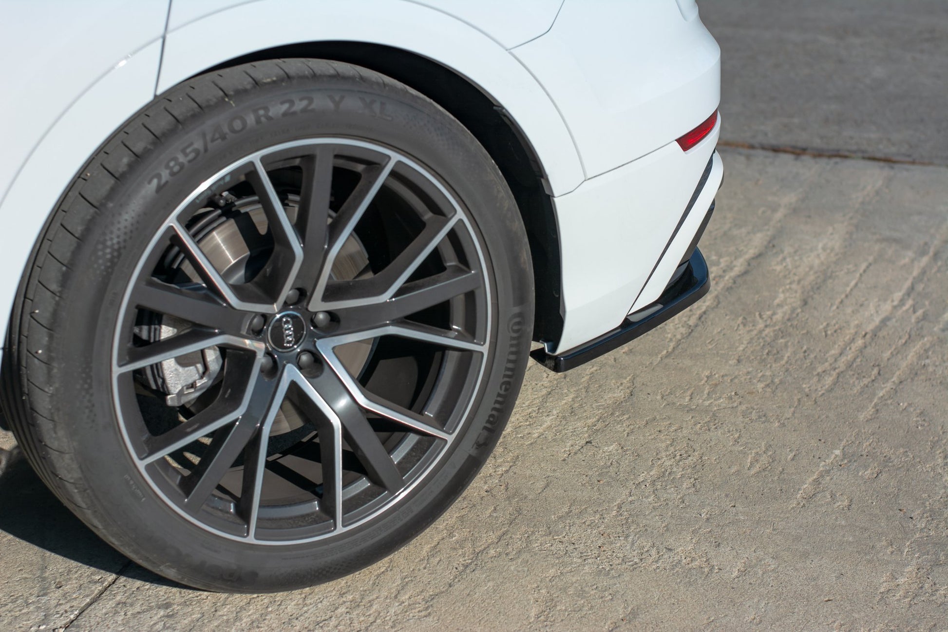 Heck Ansatz Flaps Diffusor für Audi Q8 S-line schwarz matt