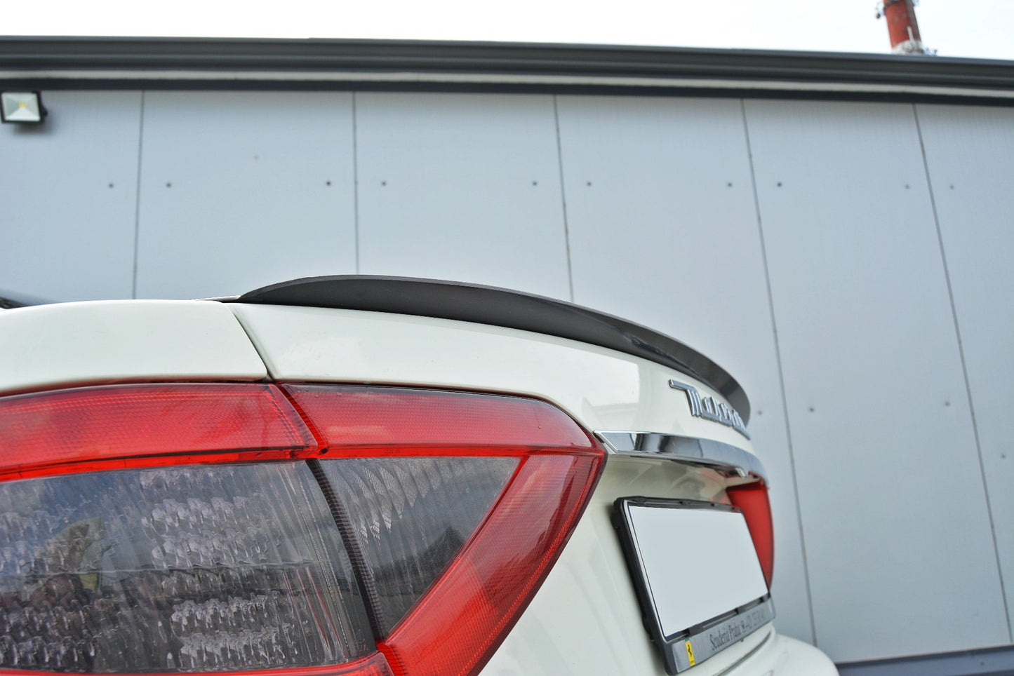 Spoiler CAP für MASERATI GRANTURISMO 2007-2011 schwarz Hochglanz