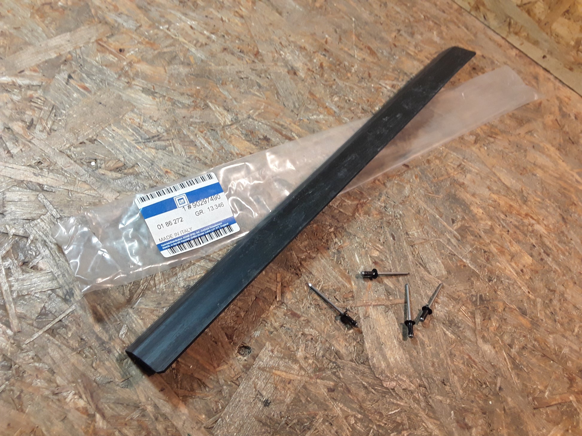 Original GM Opel Gummiabdichtung Faltdach oben hinten rechts 90297490 Kadett E Cabrio
