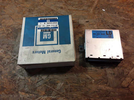Original GM Opel Steuergerät Diebstahlwarnanlage Kennzeichen: LD  90491840 Calibra , Omega B , Vectra A