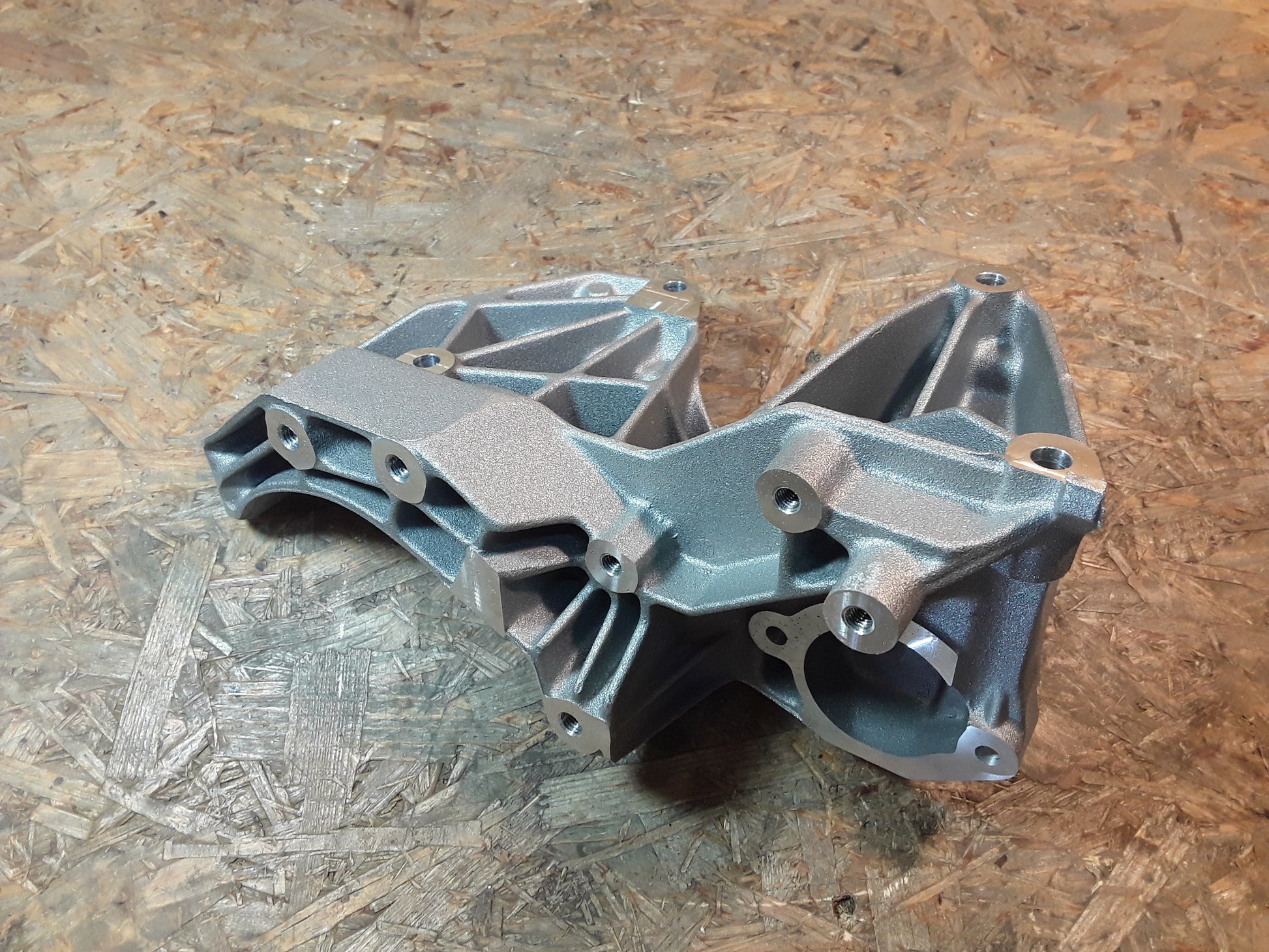 Original GM Opel Stütze Kompressor Klimaanlage und Lenkhilfepumpe Kennzeichen: BA  90528680 Vectra B