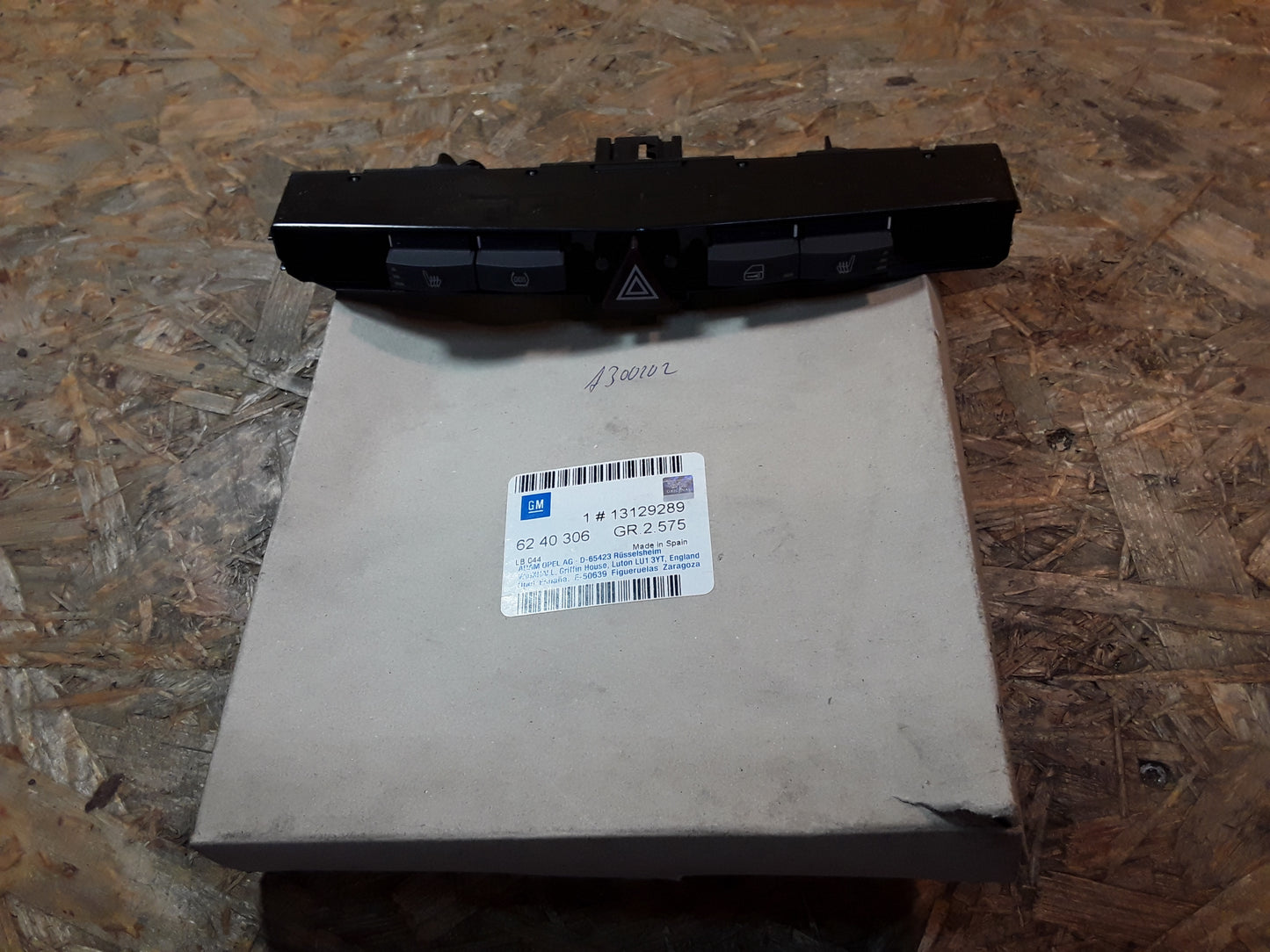 Original GM Opel Schalter Warnblinkanlage mit wahlweisen Schaltern Kennzeichen: XR  13129289 Astra H , Zafira B