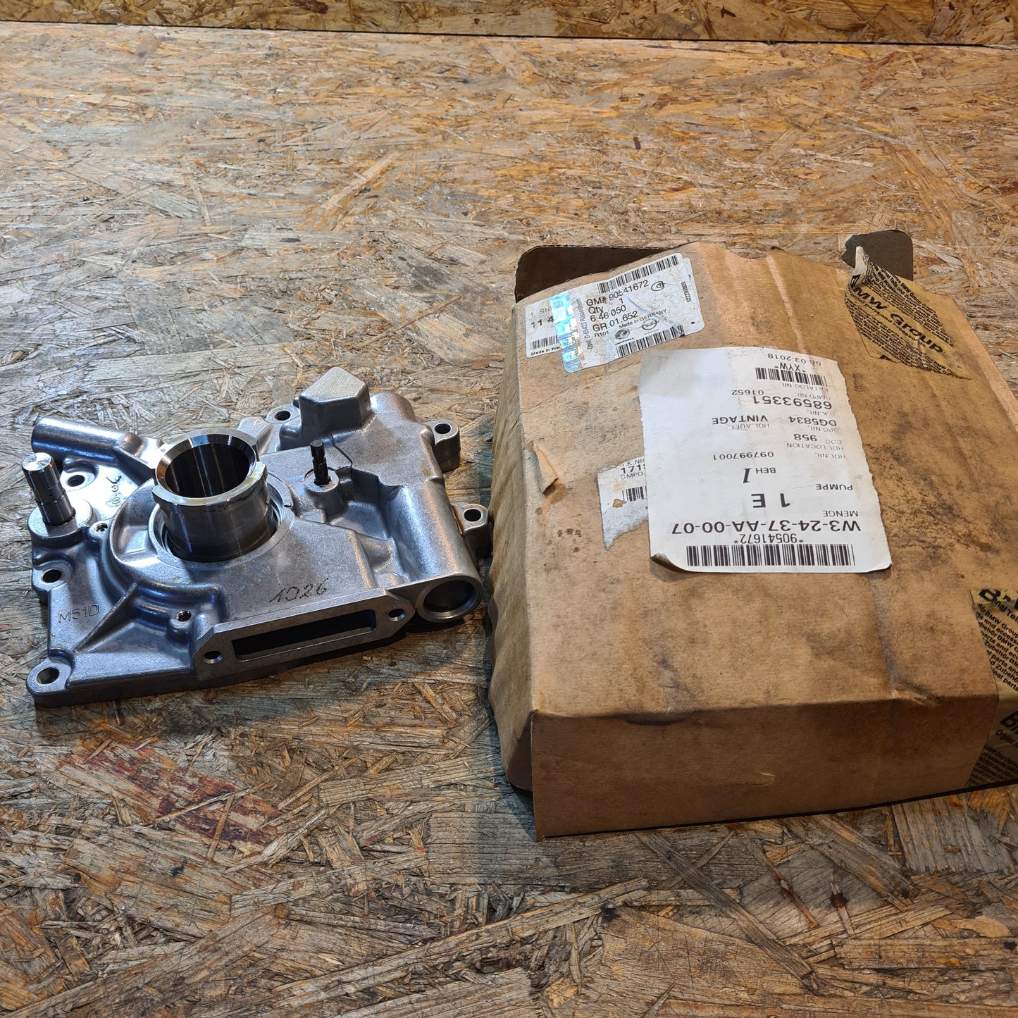 Original GM Opel Ölpumpe 90541672 Omega B