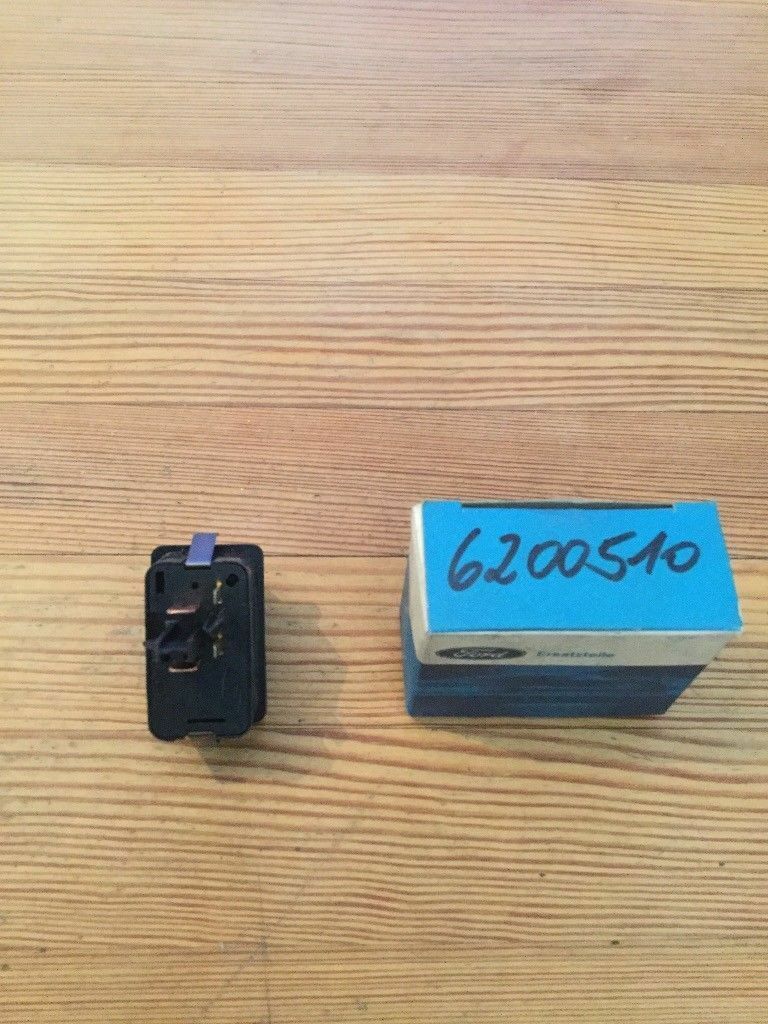 Original Ford Escort Fiesta Schalter Nebelschlussleuchte NEU