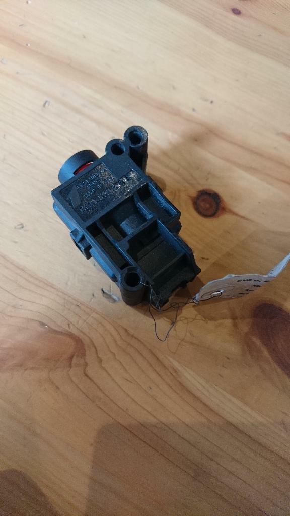 Ford Fiesta Escort Kraftstoffpumpenschalter neu