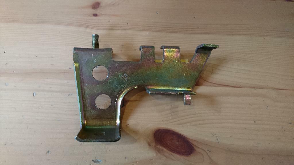 Opel Omega A Stoßstangenhalter hinten links neu original GM