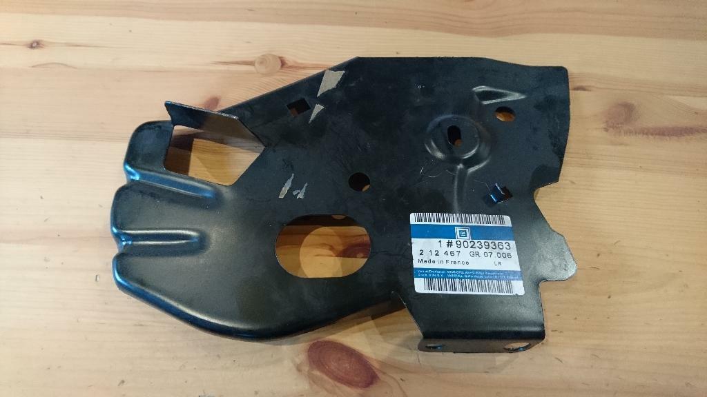 Vectra A Reparaturblech Achse Träger links neu original GM