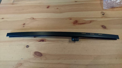 Corsa D Corsa E Fensterführung rechts neu original GM