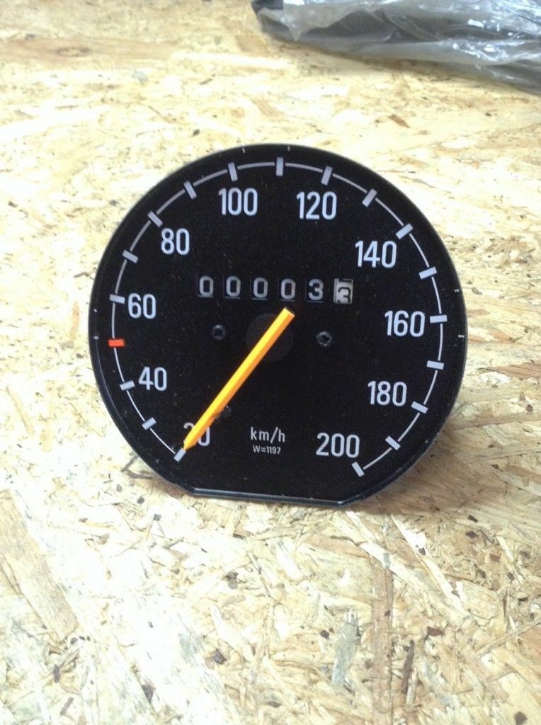 Opel Corsa A Tachometer Kmh neu Original GM