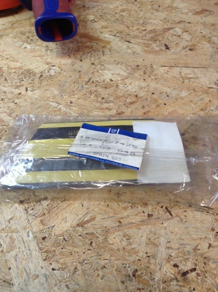Opel Corsa A Blende blaugrau mit Silber streifen links NEU