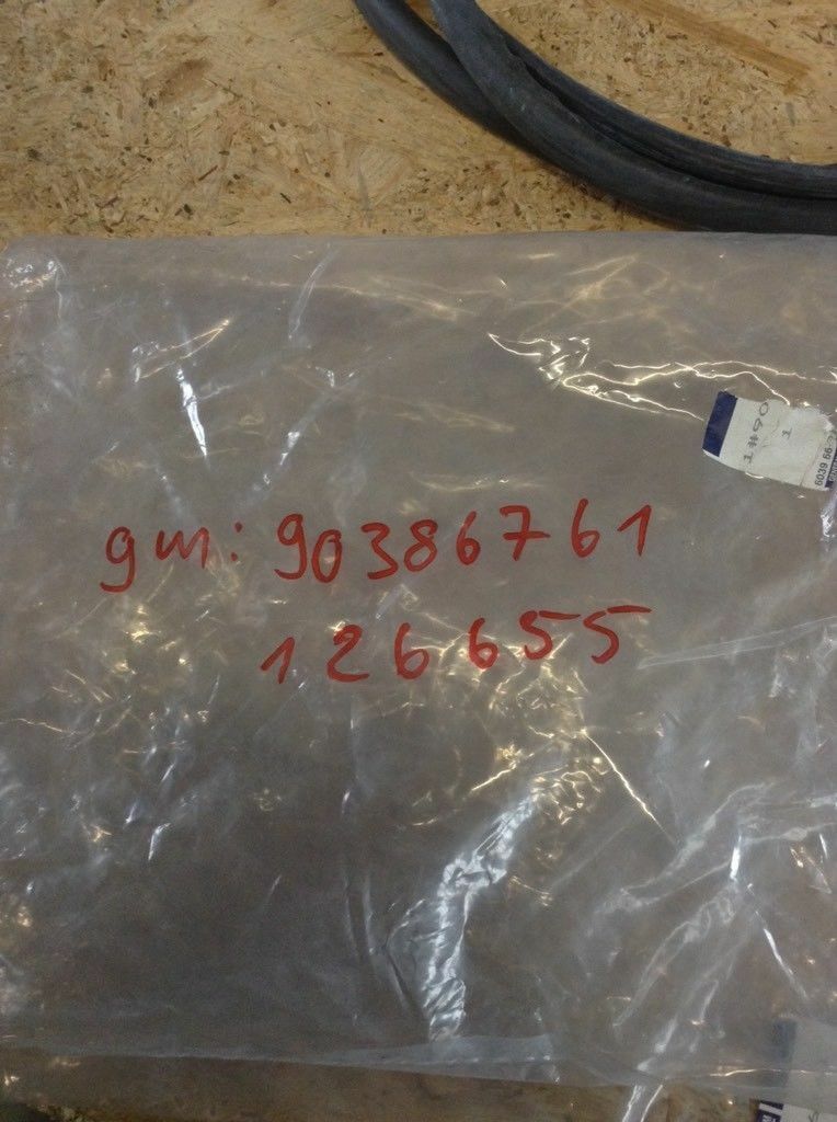 Opel Corsa B Tigra A Gummiabdichtung Heckscheibe neu original GM