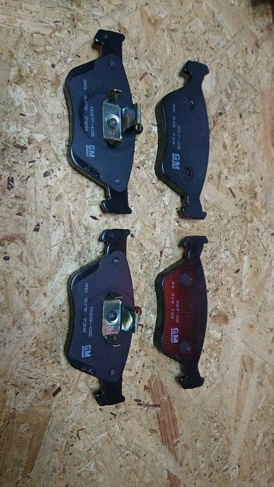 Omega B Calibra Vectra A Bremsbeläge vorne neu original GM