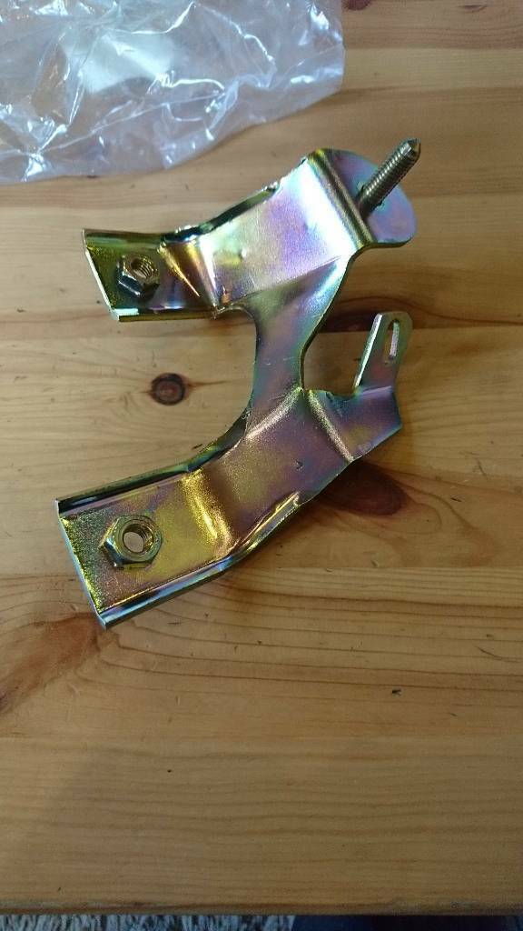 Opel Omega B Caravan Halter Rückwand unten rechts neu original GM