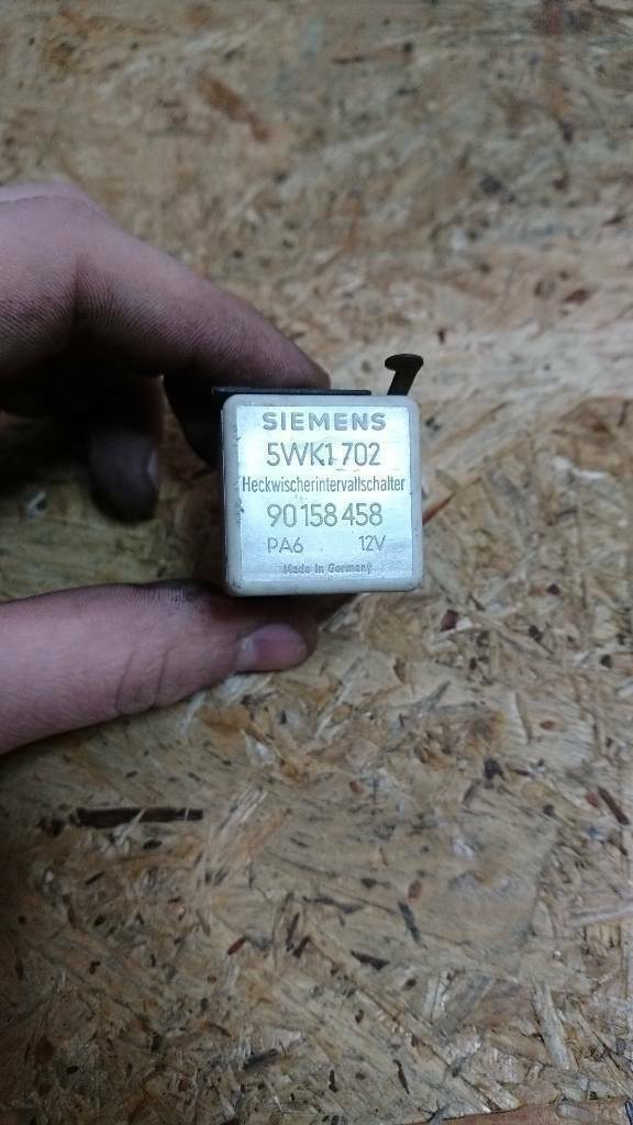 Corsa A Kadett E Ascona C Relais Scheibenwischer original GM Opel NEU