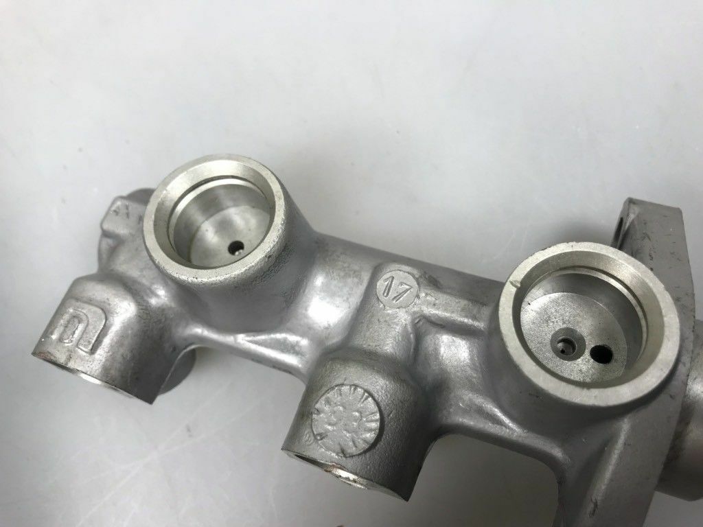 Original GM Opel Corsa Tandem Hauptzylinder Bremsflüssigkeit NEU
