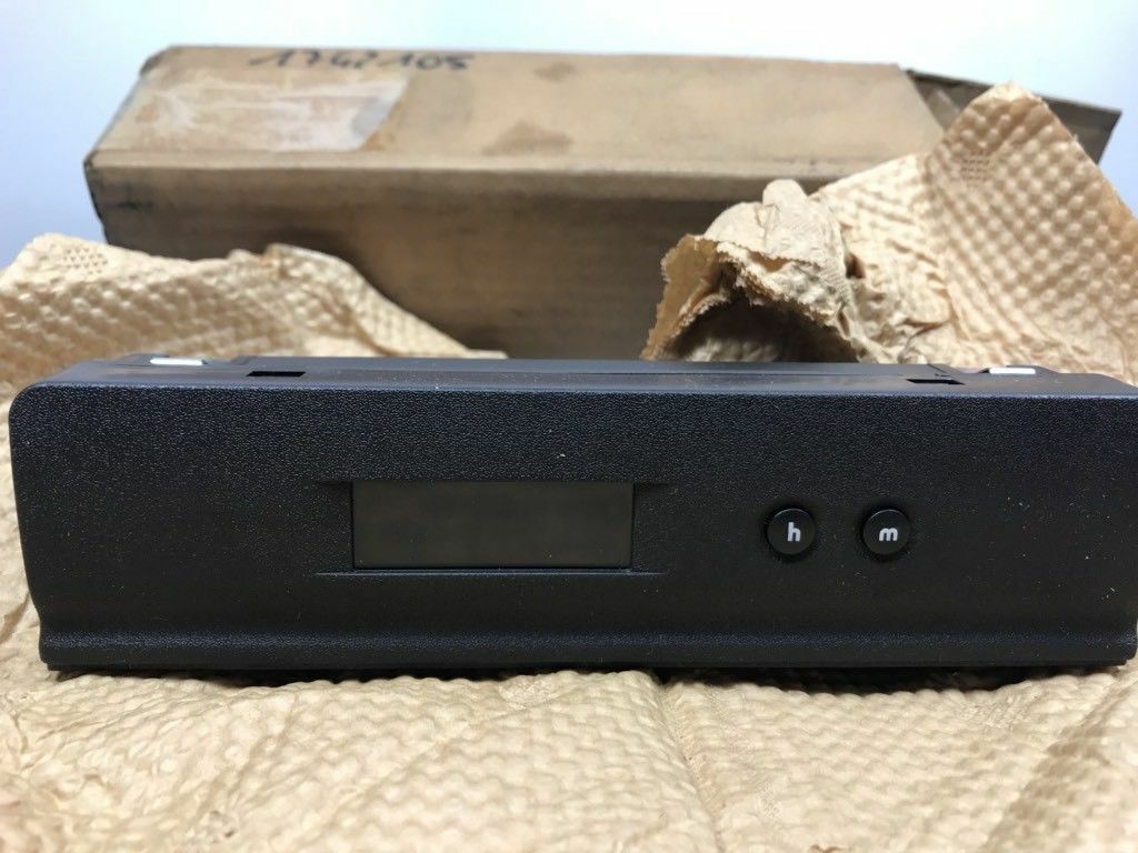 Original GM Opel Astra F Uhr Anzeige Neu