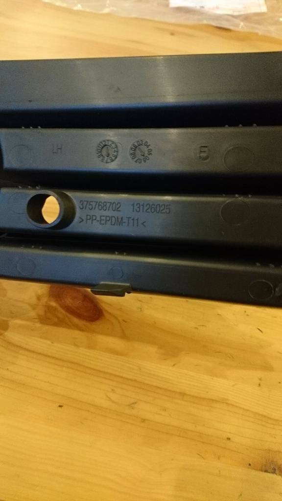 Astra H Nebelscheinwerfer Abdeckung Grill neu original GM