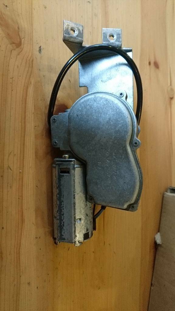 Kadett D Heckscheiben Wischermotor neu original GM