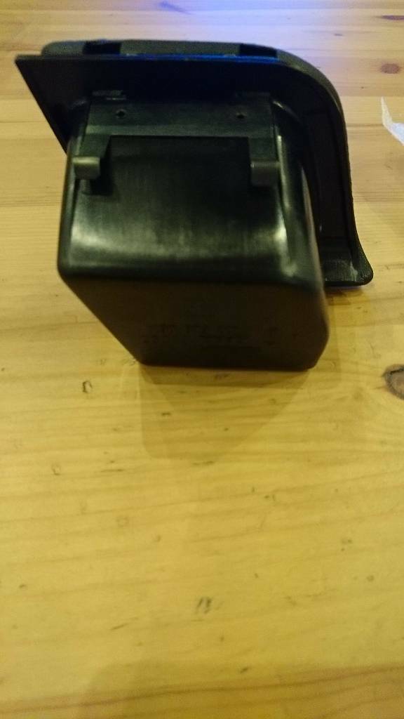 Opel Omega B Aschenbecher Hintertür links schwarz neu original GM