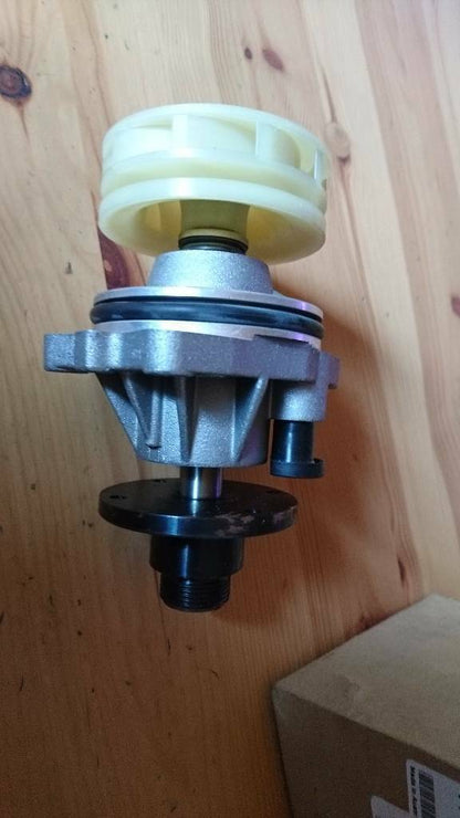 Opel Omega B Wasserpumpe neu original GM