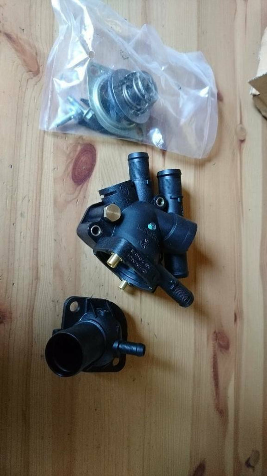 Opel Movano A Thermostatgehäuse Diesel neu original GM