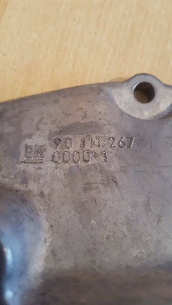 Opel Kadett E Getriebedeckel Lagerdeckel neu Original GM