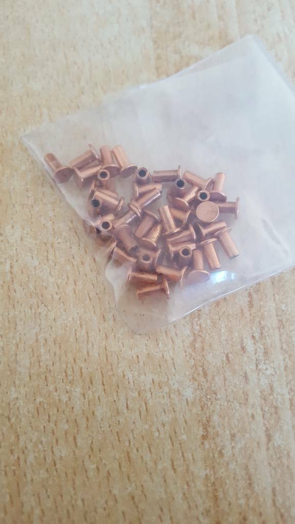 Kadett B C Bremsbeläge mit Nieten Neu Original GM