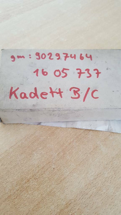 Kadett B C Bremsbeläge mit Nieten Neu Original GM